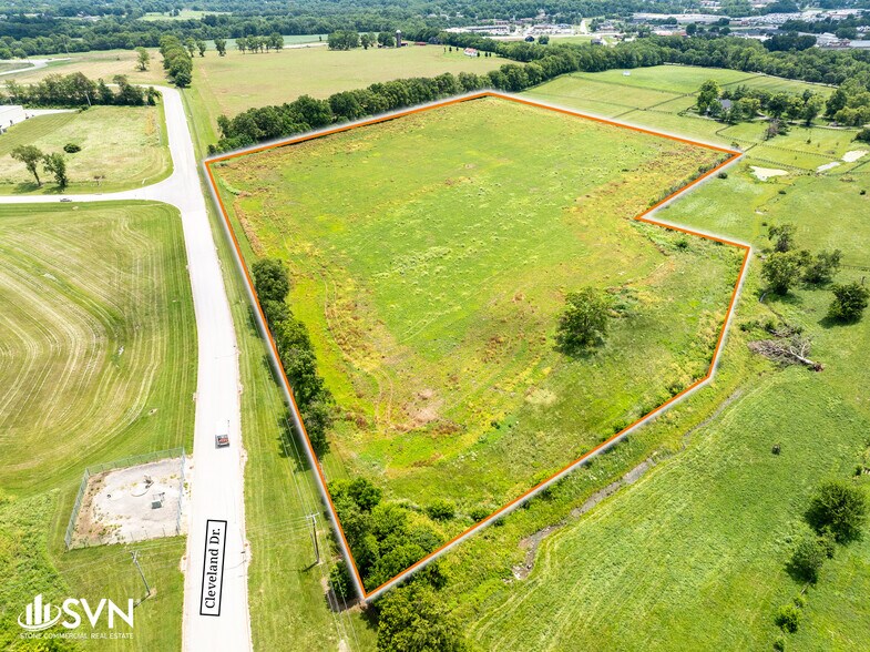 Cleveland Dr, Paris, KY à vendre - Photo de l’immeuble – Image 2 sur 6