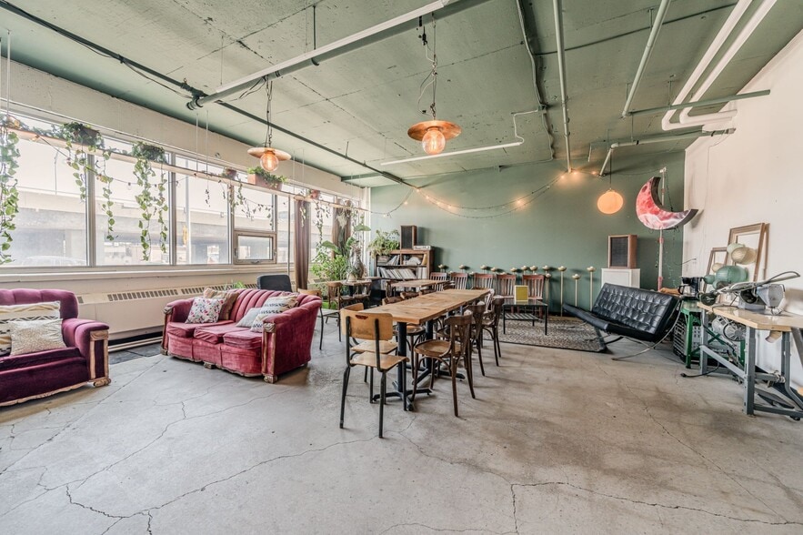 3333 Boul Crémazie E, Montréal, QC à louer - Photo de l’immeuble – Image 2 sur 13
