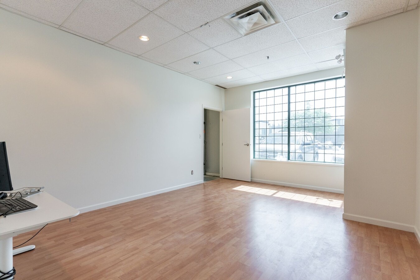 2071 Kingsway Ave, Port Coquitlam, BC V3C 6N2 - Lot 705 -  - Photo intérieure - Image 1 of 30