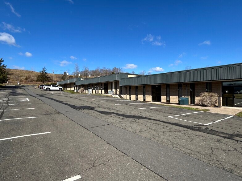 430-468 Smith St, Middletown, CT à louer - Photo de l’immeuble – Image 2 sur 2
