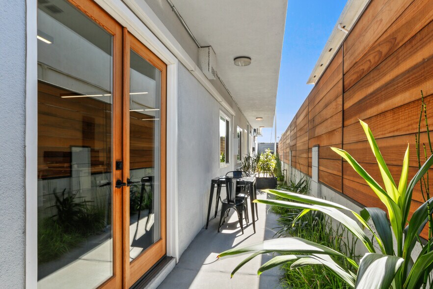 12421 Venice Blvd, Los Angeles, CA à louer - Photo de l’immeuble – Image 2 sur 72