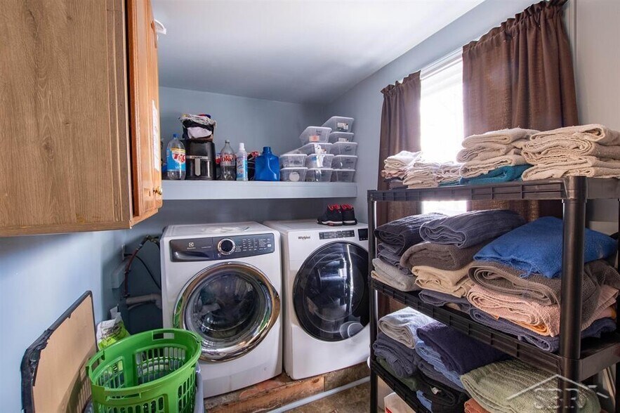 1610 Gratiot Ave, Saginaw, MI à vendre - Photo intérieure – Image 1 sur 3