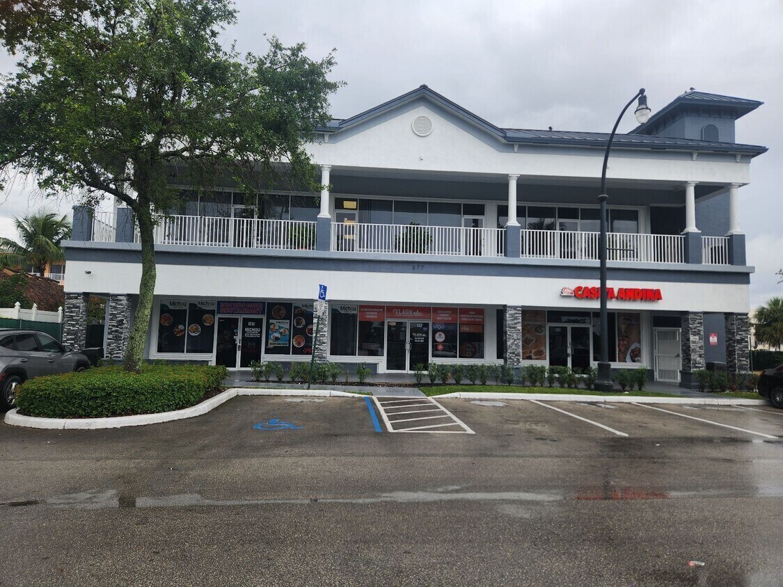 377 N State Road 7, Plantation, FL à louer Photo de l’immeuble– Image 1 sur 6