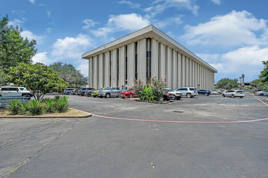 6401 S US 59 Hwy, Houston, TX à louer - Photo de l’immeuble – Image 2 sur 8