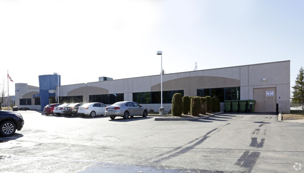 2490 Don Reid Dr, Ottawa, ON à vendre - Photo de l’immeuble – Image 3 sur 3