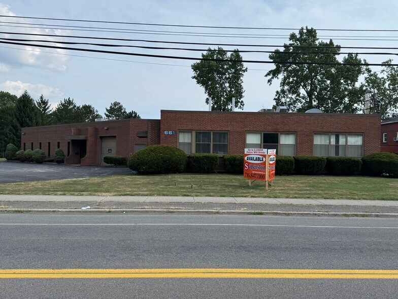 661 Erie Ave, North Tonawanda, NY à louer - Photo principale – Image 1 sur 3