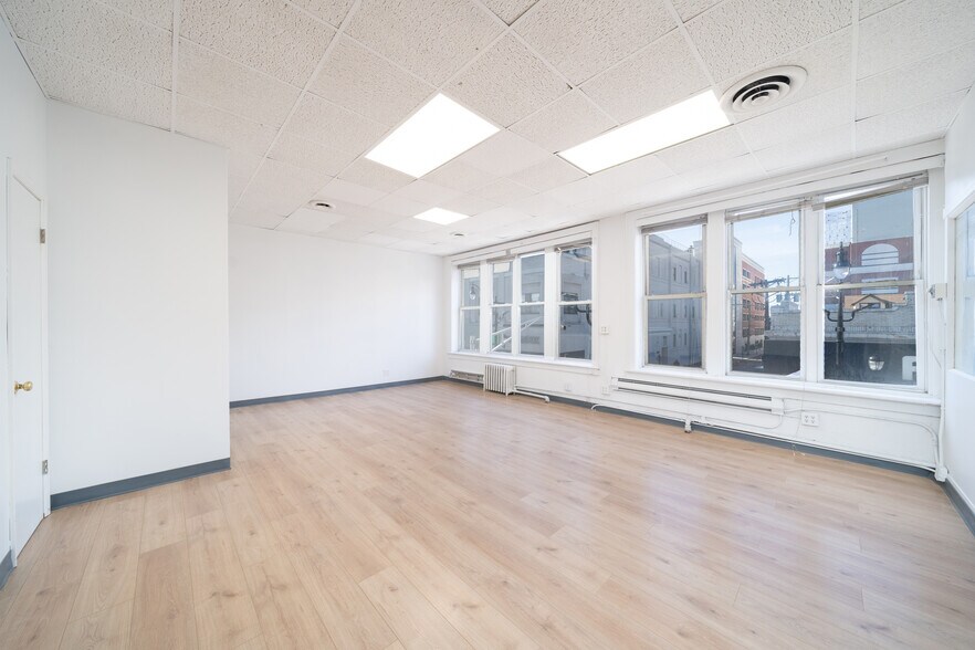 3600 Bergenline Ave, Union City, NJ à louer - Photo intérieure – Image 3 sur 29