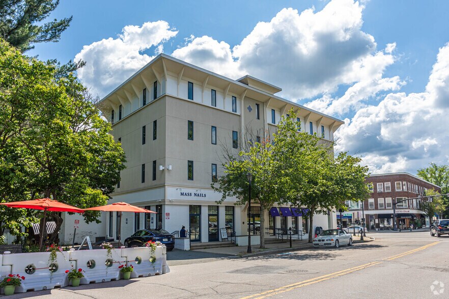 8 Grove St, Wellesley, MA à louer - Photo de l’immeuble – Image 2 sur 4