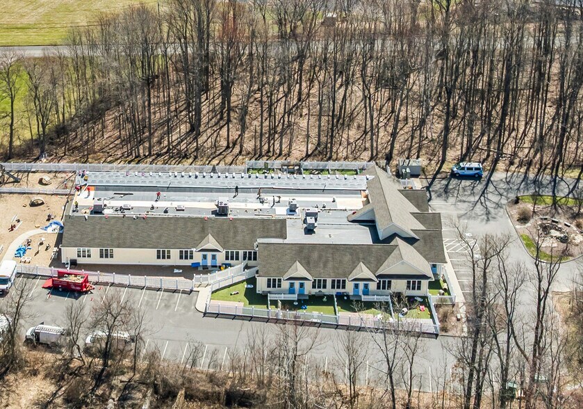 1430 Highland Ave, Cheshire, CT à vendre - Photo de l’immeuble – Image 3 sur 7