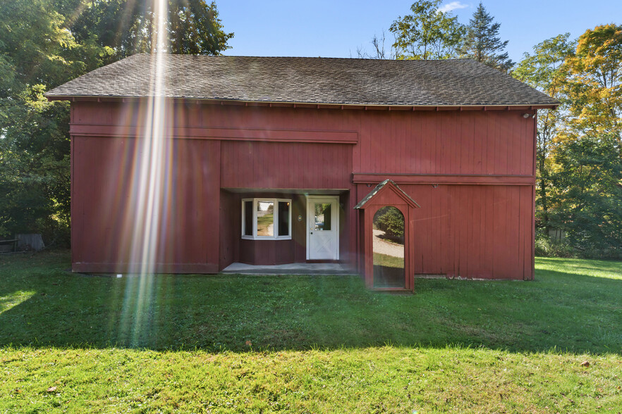 18 East St, Bethlehem, CT à vendre - Photo de l’immeuble – Image 3 sur 5