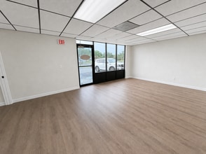 6240 39th St N, Pinellas Park, FL à louer Photo intérieure– Image 1 sur 4