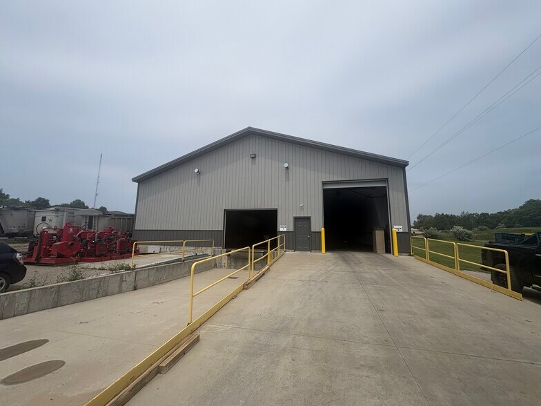 925 E Melendy St, Ludington, MI à louer - Photo de l’immeuble – Image 2 sur 5