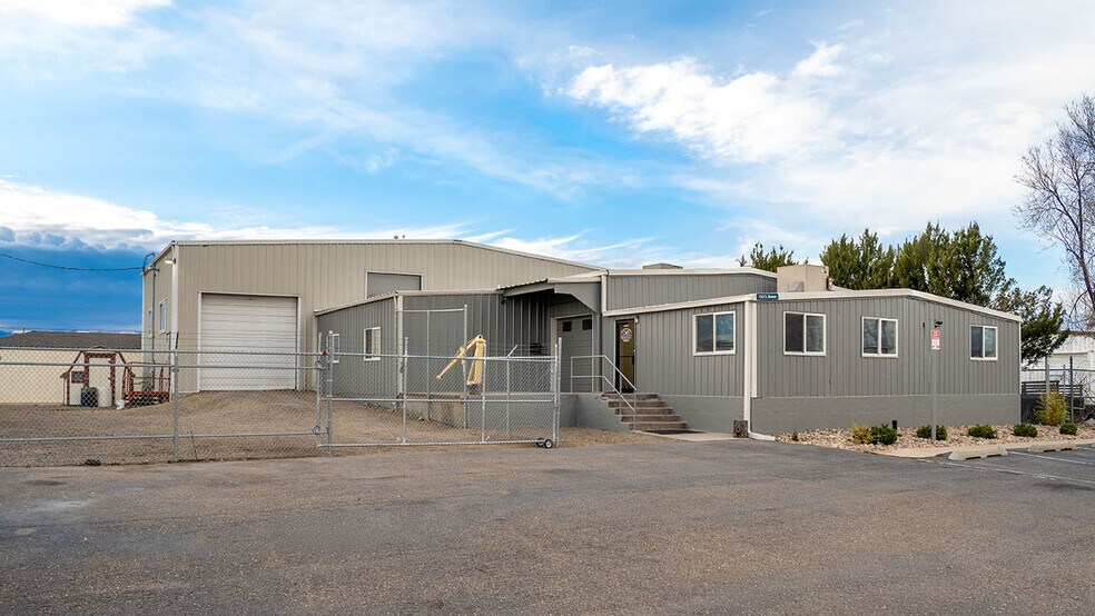 733 S Bowen St, Longmont, CO à louer - Photo de l’immeuble – Image 1 sur 15