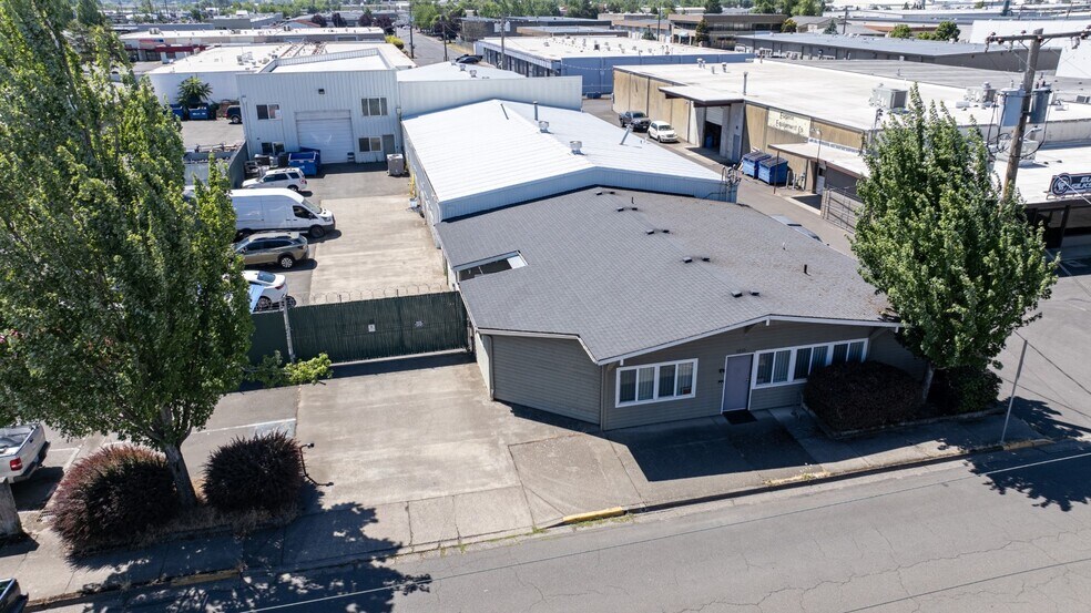1010 Wilson St, Eugene, OR à louer - Photo de l’immeuble – Image 3 sur 14