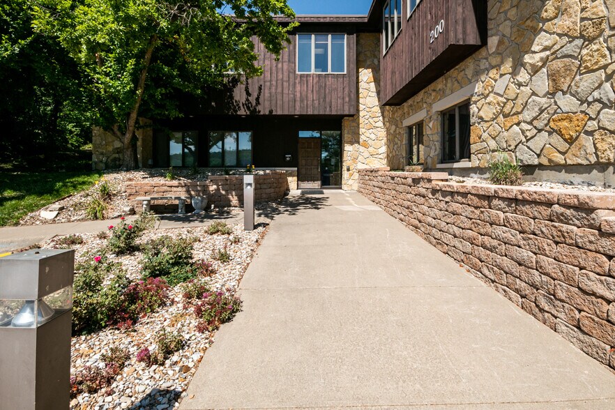 200 Southwind Pl, Manhattan, KS à louer - Photo de l’immeuble – Image 2 sur 6