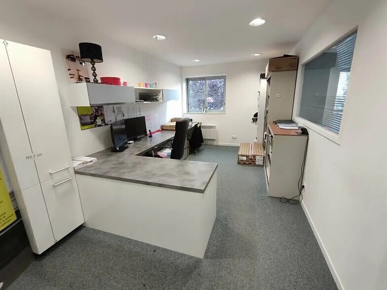 Bureau dans BOURGOIN-JALLIEU à louer - Photo de l’immeuble – Image 3 sur 5