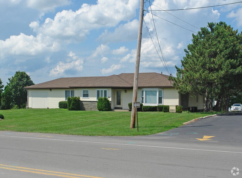 2640 Ridgeway Ave, Rochester, NY à louer - Photo de l’immeuble – Image 2 sur 58