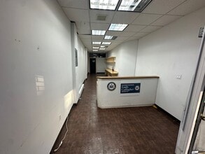 685 Manhattan Ave, Brooklyn, NY à louer Photo intérieure– Image 2 sur 5