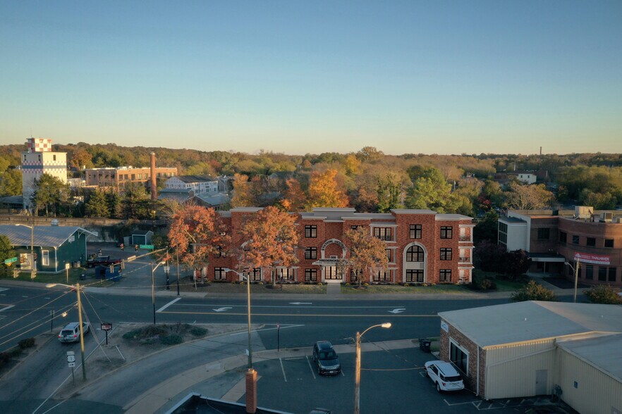 406 Lafayette Blvd, Fredericksburg, VA à vendre - Photo de l’immeuble – Image 1 sur 8