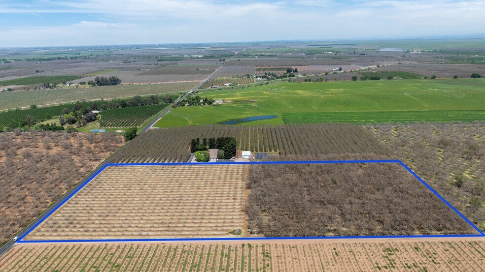 2150 N Fine Road, Linden, CA à vendre - Aérien – Image 1 sur 11
