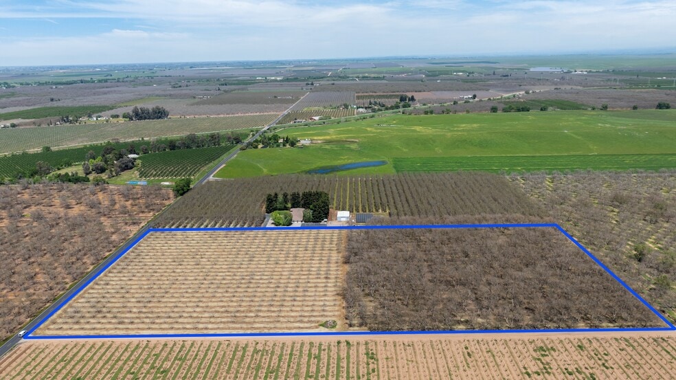 2150 N Fine Road, Linden, CA à vendre - Aérien – Image 2 sur 10
