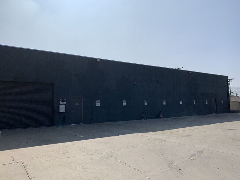 210 W Palm Ave, Burbank, CA à louer - Photo de l’immeuble – Image 2 sur 16