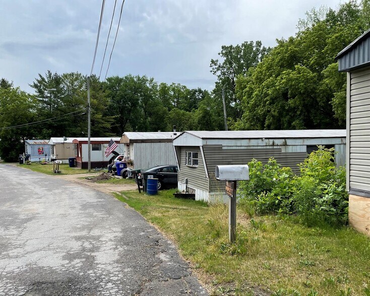 Cane Street, Champlain, NY à vendre - Photo de l’immeuble – Image 3 sur 5