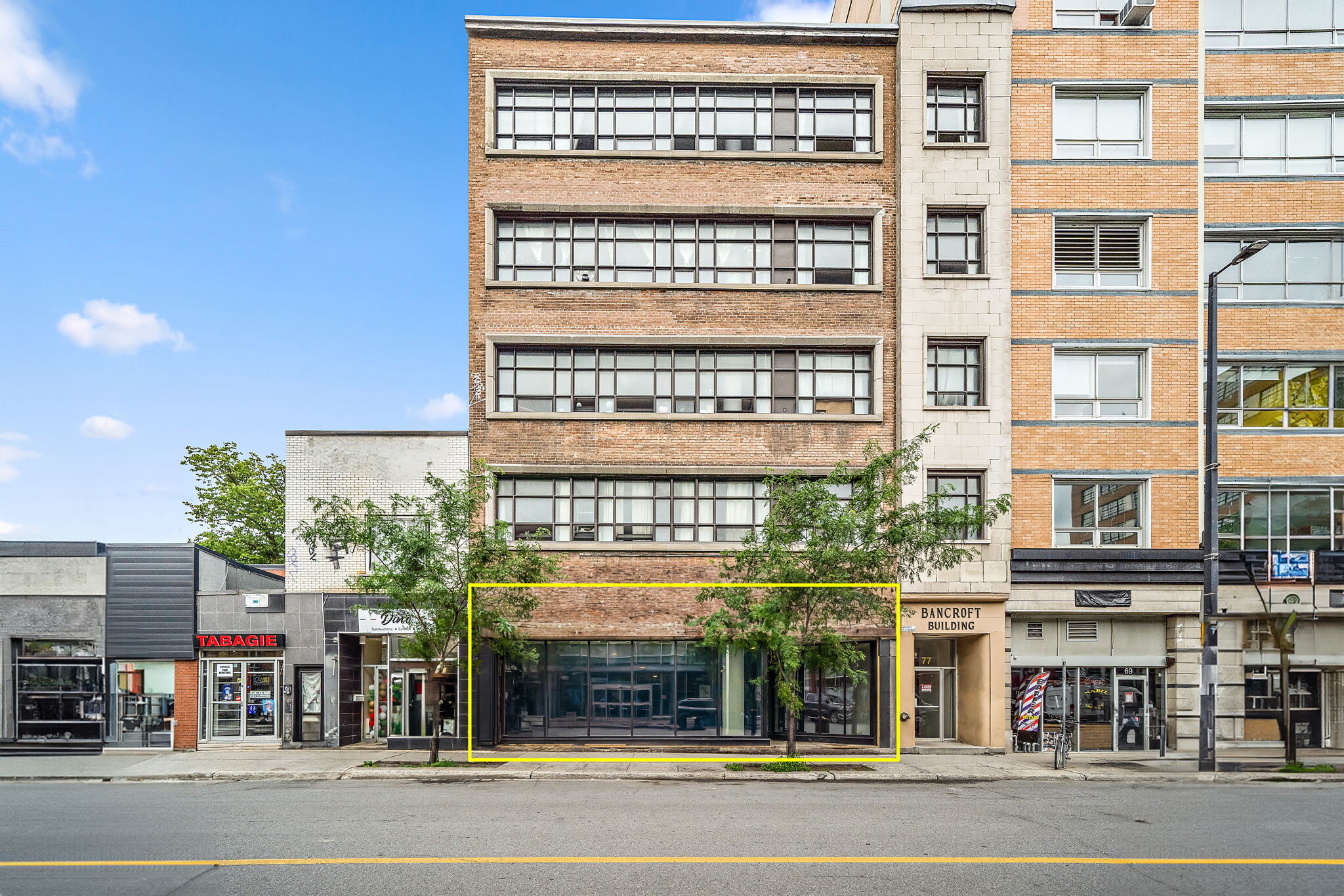 71-81 Av Du Mont-Royal O, Montréal, QC à louer Photo de l’immeuble– Image 1 sur 33