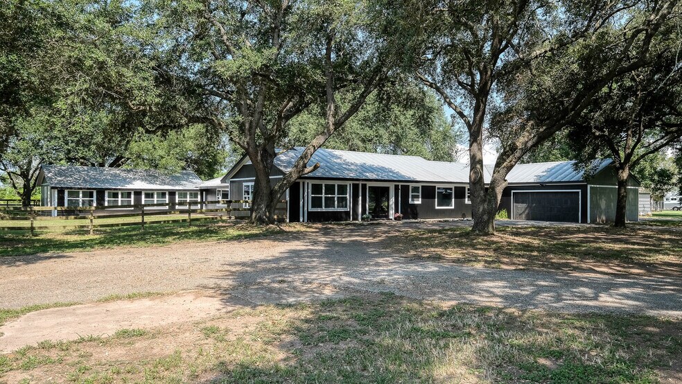20515 Kickapoo Rd, Waller, TX à vendre - Photo de l’immeuble – Image 2 sur 26