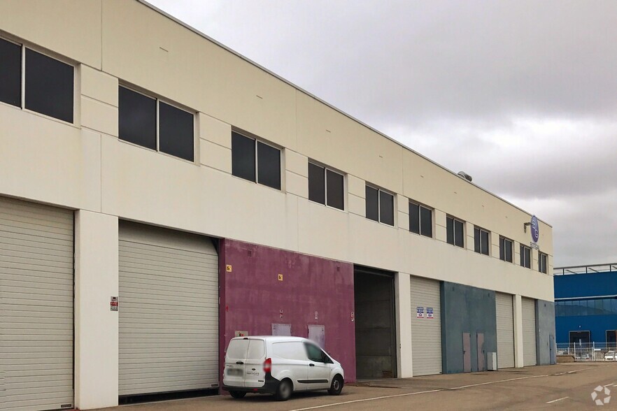 Industriel/Logistique dans San Fernando de Henares, Madrid à vendre - Photo de l’immeuble – Image 2 sur 2