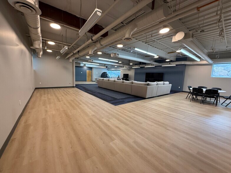 11339 S 700 E, Sandy, UT à vendre - Photo de l’immeuble – Image 3 sur 23