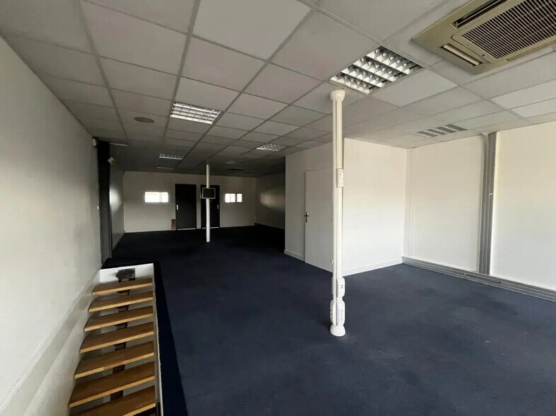 Bureau dans Amiens à louer - Photo de l’immeuble – Image 1 sur 3