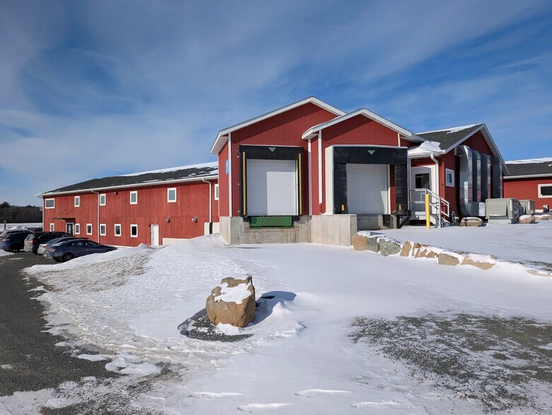 2838 37th Ave, Osceola, WI à louer - Photo principale – Image 1 sur 3