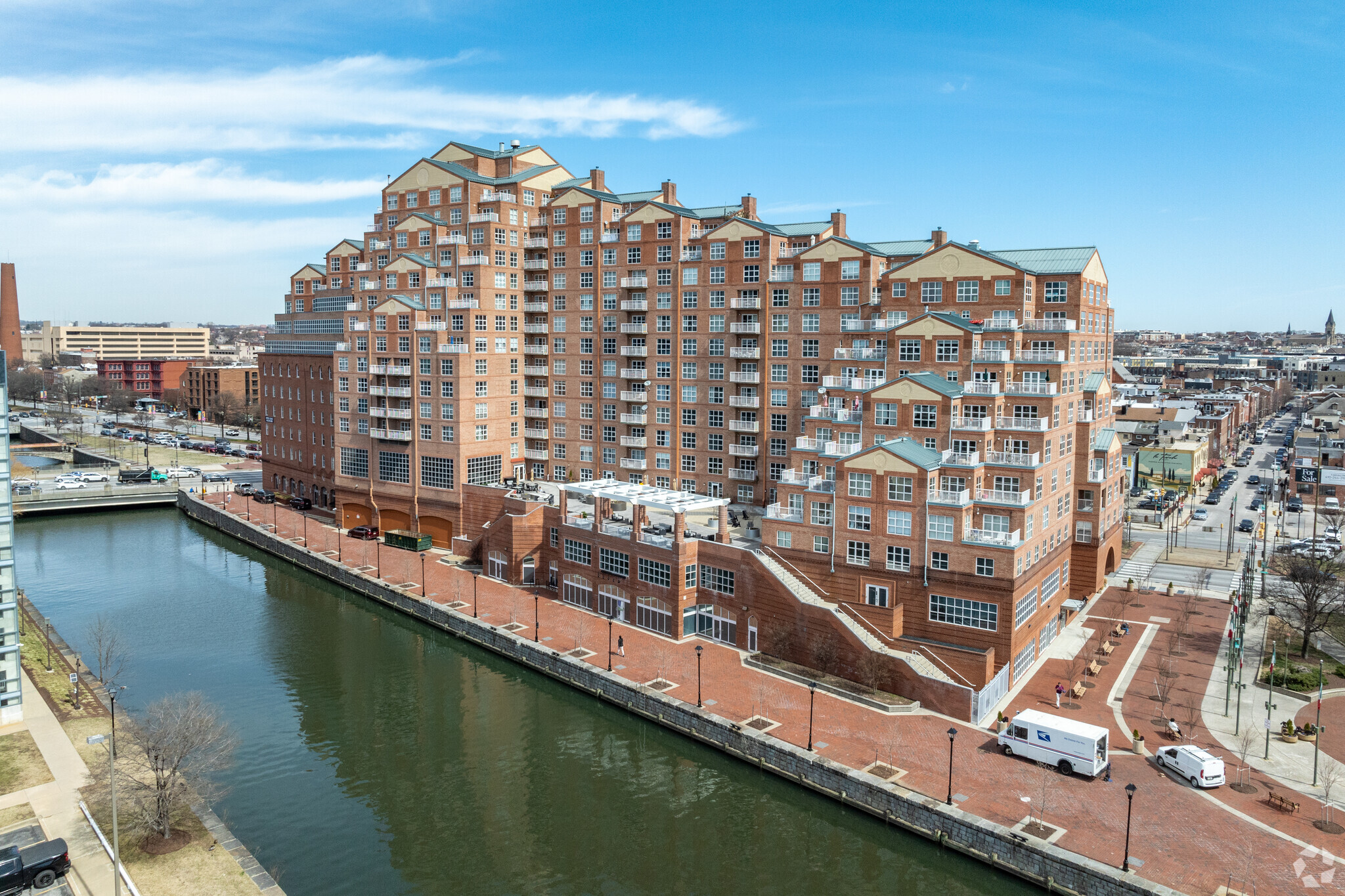 729 E Pratt St, Baltimore, MD à louer Photo principale– Image 1 sur 10
