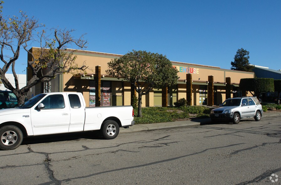 15 Dodie St, San Rafael, CA à vendre - Photo de l’immeuble – Image 3 sur 4