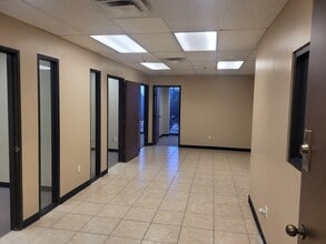 415 E Airport Fwy, Irving, TX à vendre Photo intérieure– Image 2 sur 16