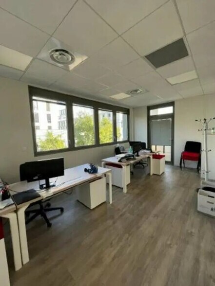 60 Avenue Rockefeller, Lyon à louer - Photo de l’immeuble – Image 3 sur 5