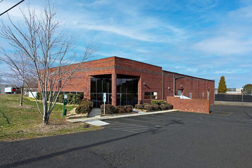 10901 Downs Rd, Pineville, NC à louer - Photo principale – Image 1 sur 7