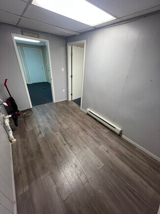 Plus de détails pour 2777 White Hall Blvd, White Hall, WV - Bureau à louer