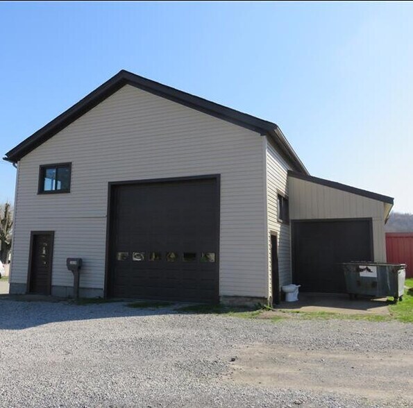 3824 4th Ave, Beaver Falls, PA à vendre - Photo de l’immeuble – Image 3 sur 12