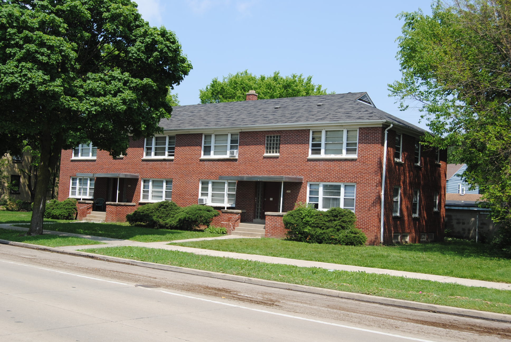 2840 N 76th St, Milwaukee, WI à vendre Photo de l’immeuble– Image 1 sur 8