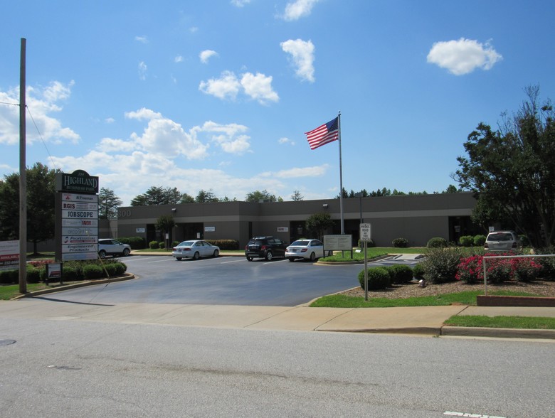 355 Woodruff Rd, Greenville, SC à louer - Photo de l’immeuble – Image 1 sur 1