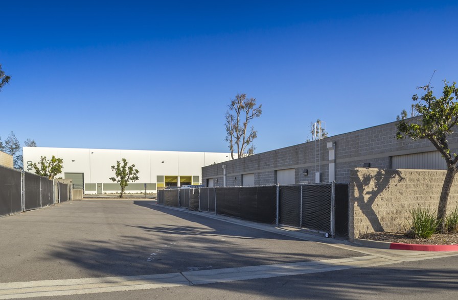 9375 Archibald Ave, Rancho Cucamonga, CA à louer - Photo de l’immeuble – Image 2 sur 43