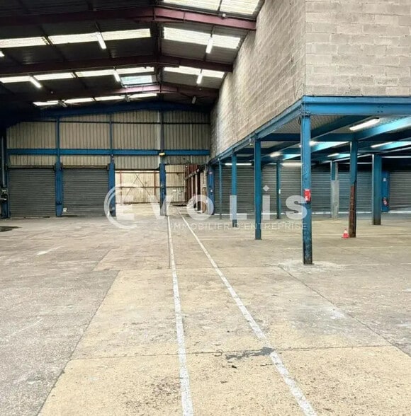 11 Avenue Descartes, Morangis à louer - Photo de l’immeuble – Image 2 sur 13