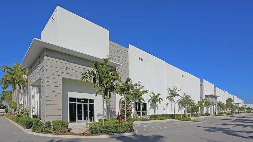 6017 Southern Blvd, West Palm Beach, FL à louer - Photo de l’immeuble – Image 3 sur 8