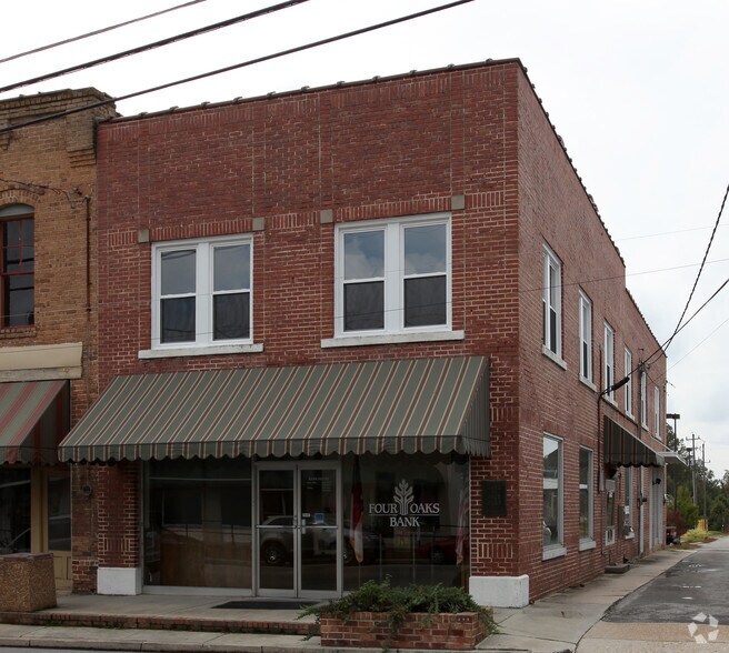 111 N Main St, Four Oaks, NC à louer - Photo de l’immeuble – Image 3 sur 5