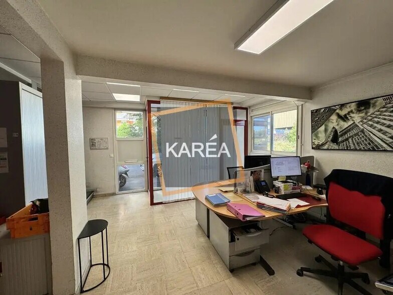 Bureau dans Mareuil-lès-Meaux à vendre - Photo de l’immeuble – Image 3 sur 13