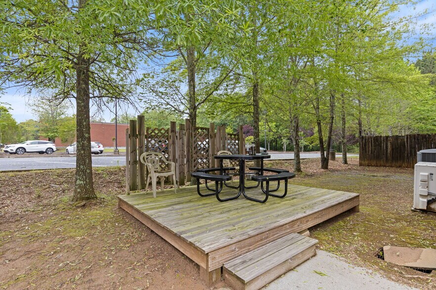 5322 Palmero Ct, Buford, GA à vendre - Photo de l’immeuble – Image 3 sur 15
