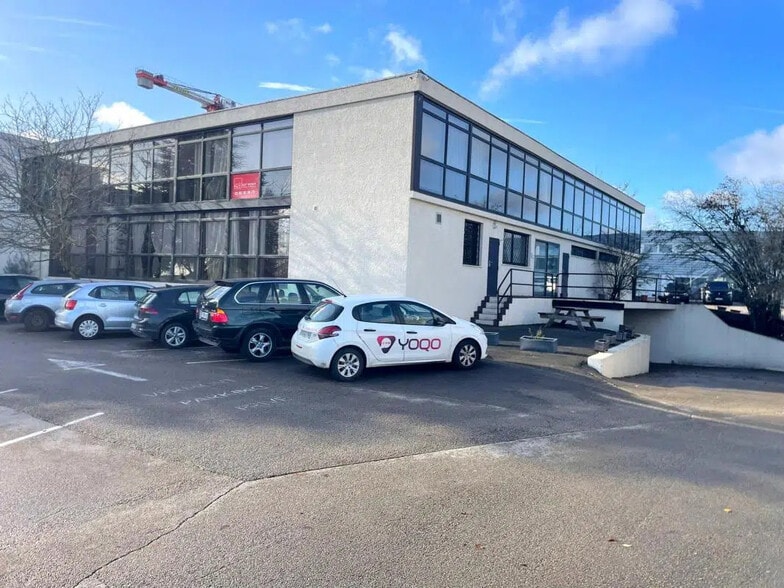 Bureau dans Fontaine-lès-Dijon à vendre - Photo de l’immeuble – Image 2 sur 11