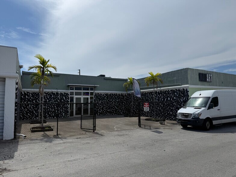 833 NE 4th Ave, Fort Lauderdale, FL à louer - Photo de l’immeuble – Image 1 sur 8